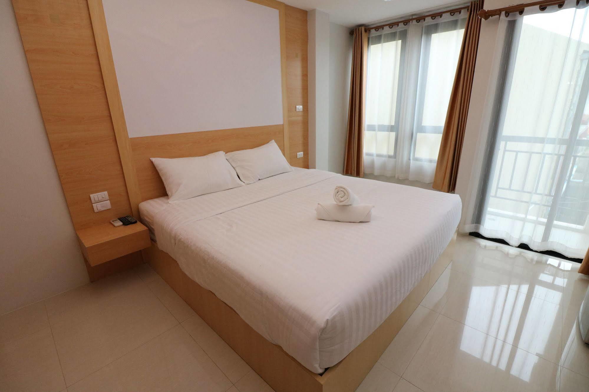 Calivefornia 2016 Otel Chiang Rai Dış mekan fotoğraf