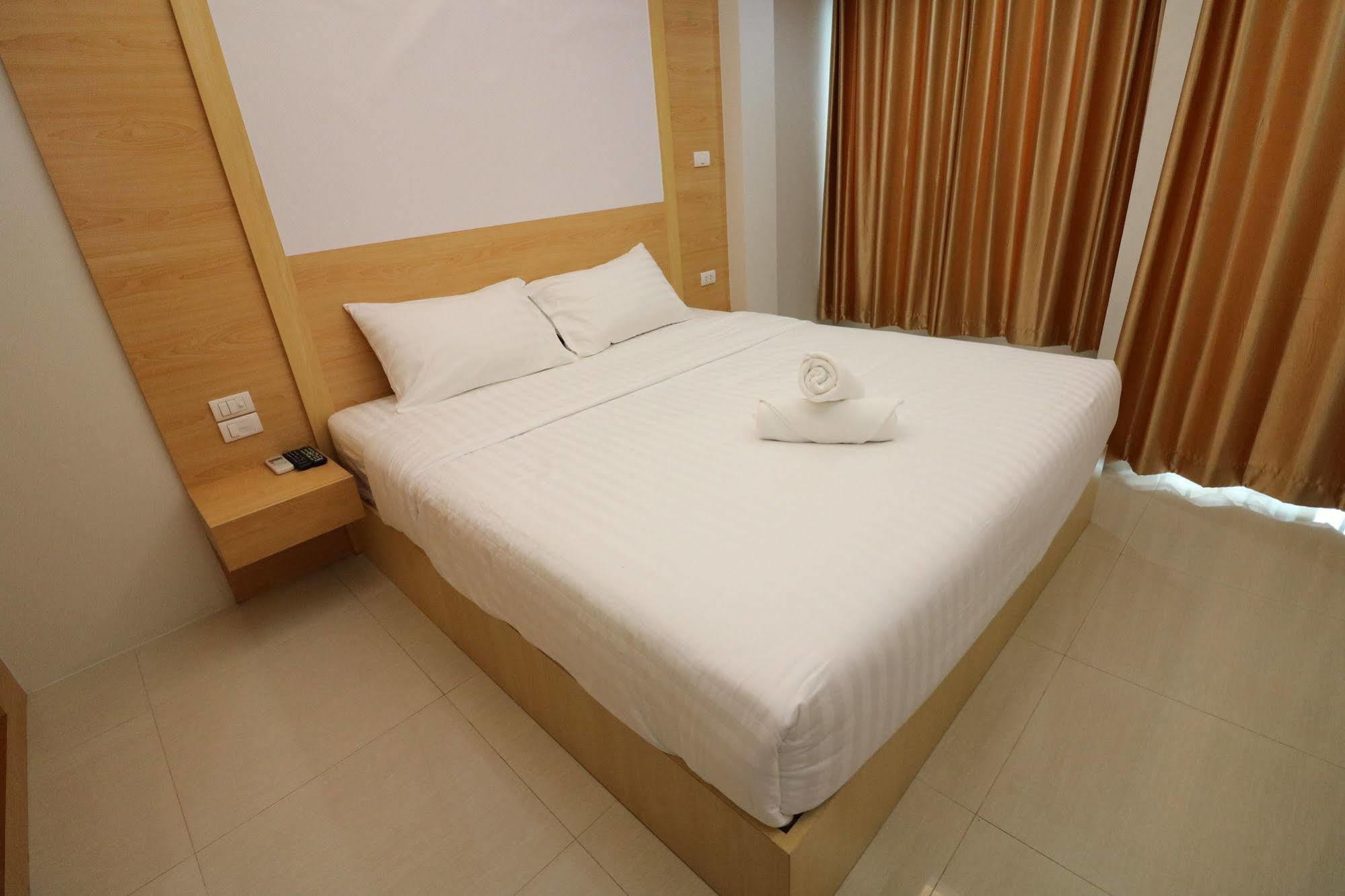 Calivefornia 2016 Otel Chiang Rai Dış mekan fotoğraf