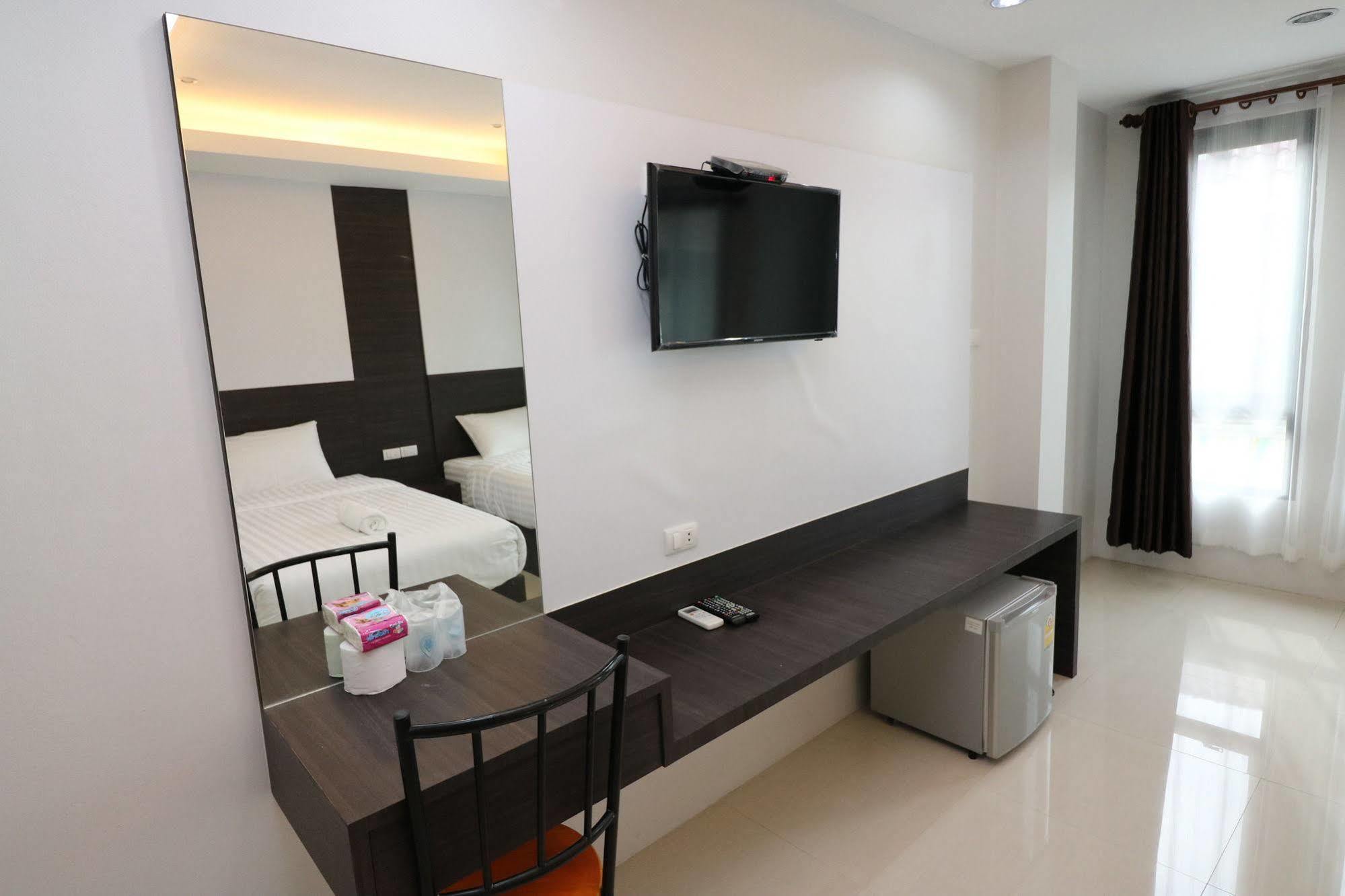 Calivefornia 2016 Otel Chiang Rai Dış mekan fotoğraf