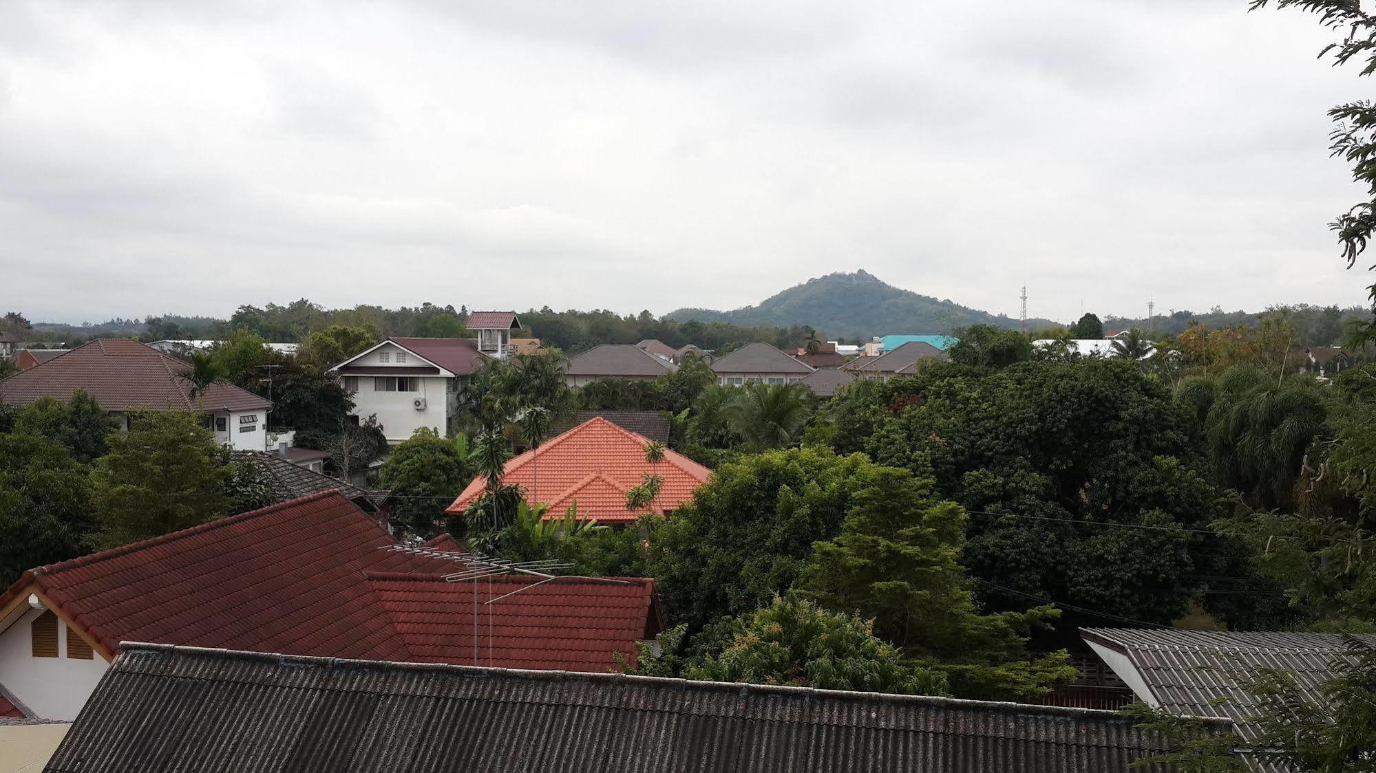 Calivefornia 2016 Otel Chiang Rai Dış mekan fotoğraf